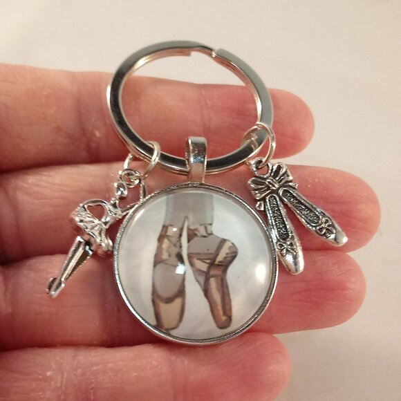 Silver Ballet Dance Pendant Cabochon Ballerina Circle Key Ring Key Holder Gift - Picture 5 of 5